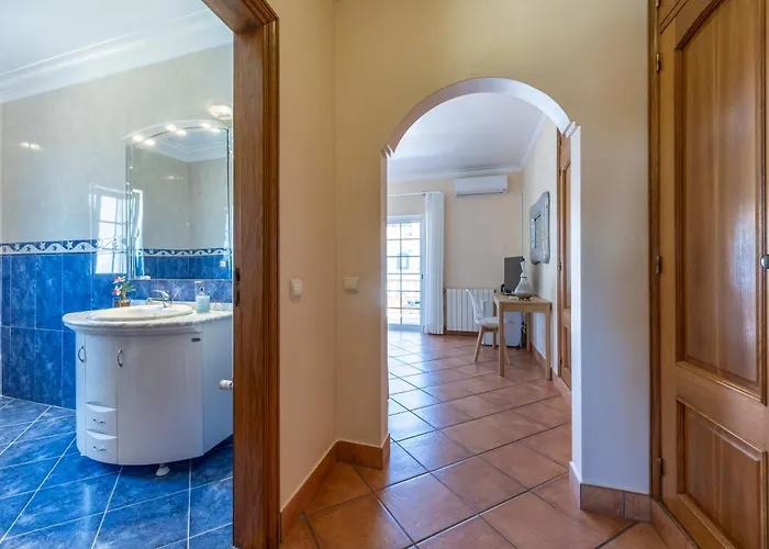 Casa Sunrise * Lagos